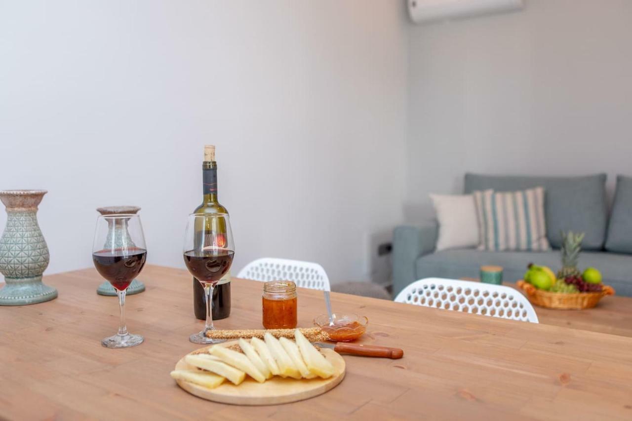 100 Steps - Harmony Apartment Naxos City ภายนอก รูปภาพ