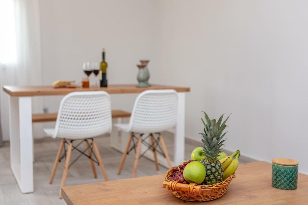 100 Steps - Harmony Apartment Naxos City ภายนอก รูปภาพ