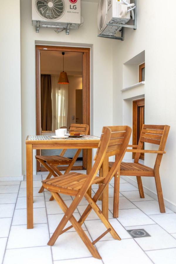 100 Steps - Harmony Apartment Naxos City ภายนอก รูปภาพ